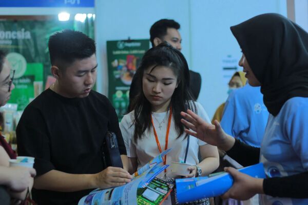 BOOTH-INTERACTION-IMG_5213