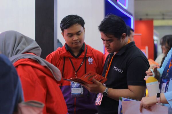 BOOTH-INTERACTION-IMG_5263