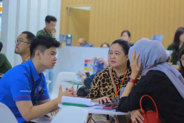 BOOTH-INTERACTION-IMG_5357