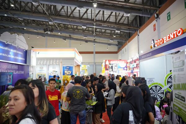 CROWD-DSC06365