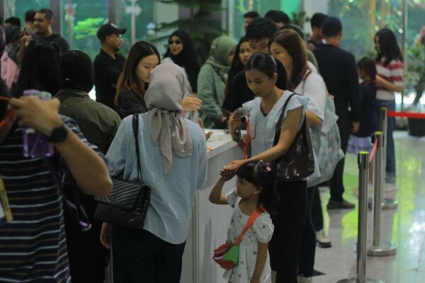 CROWD-IMG_5712