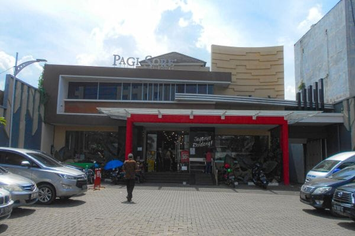 Daftar Franchise Restoran Padang, Modal, Syarat, & Keuntungannya