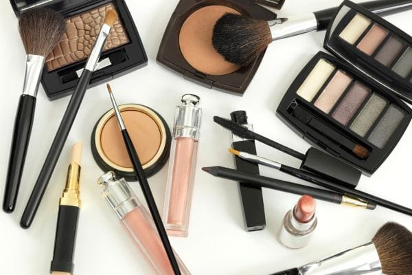 Mau Ikut Event Cosplayer? Simak Tips Makeup Cakep Ini Yuk