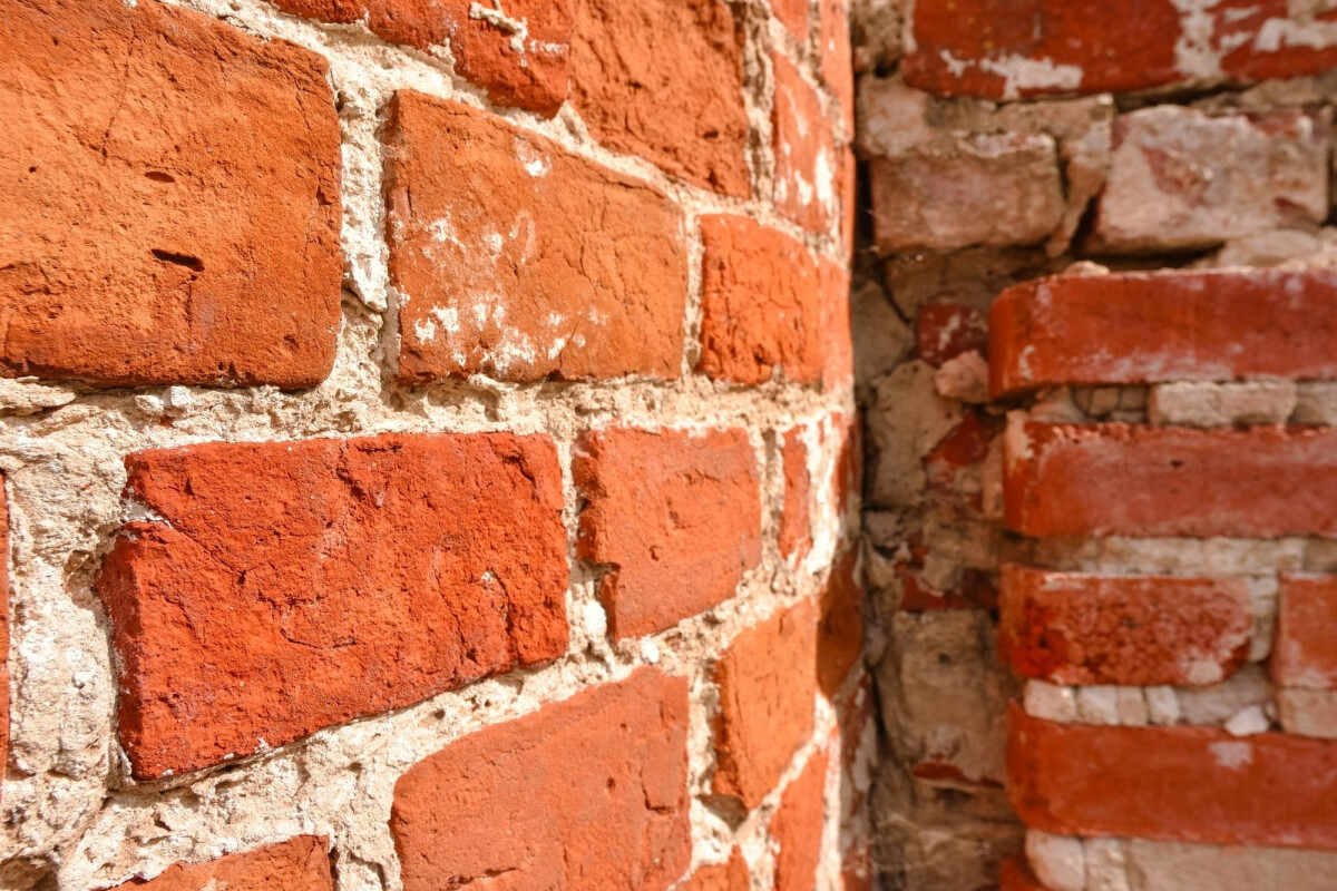 Bata Merah Vs Bata Ringan, Mana yang Lebih Baik Dijadikan Bahan Bangunan?