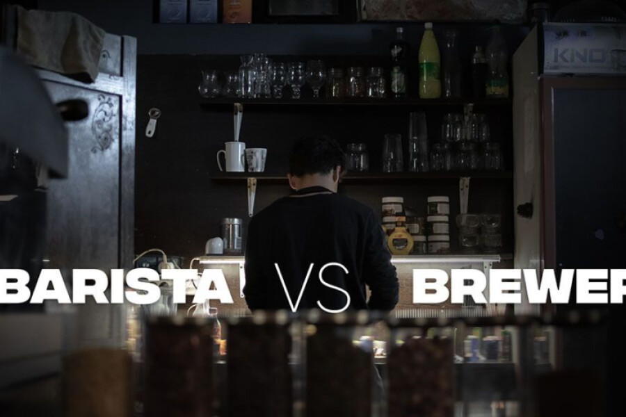 Perbedaan antara Barista dan Brewer